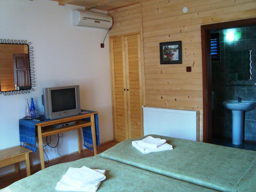 Casa Dintre Salcii Ξενοδοχείο Uzlina Δωμάτιο φωτογραφία